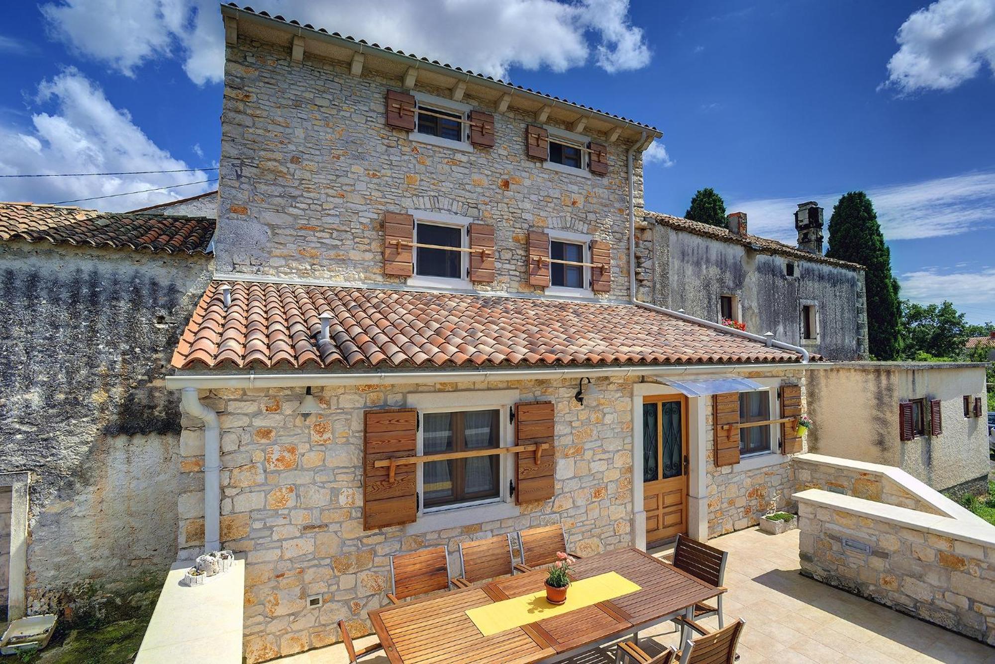 Family Friendly House With A Swimming Pool Valtura, - 22734 Vikendica Pula